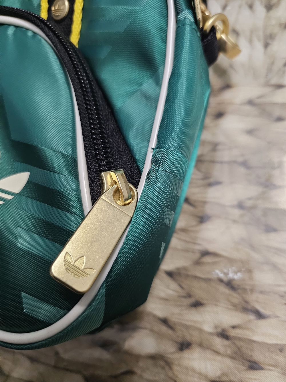 adidas Originals Airliner Women's Shoulder Bag - Picture 8 of 11